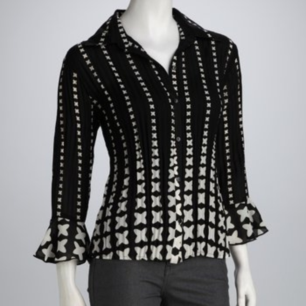 NWT, Cute black and cream button down top